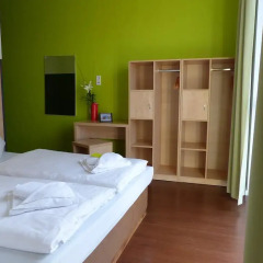 H+ Hotel 4 Youth Berlin Mitte 2* Стандартный номер с двуспальной кроватью фото 2