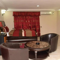 Отель The Emperor Place (Annex) интерьер отеля