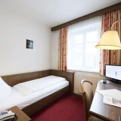 Hotel Goldener Löwe 3* Стандартный номер с различными типами кроватей фото 7