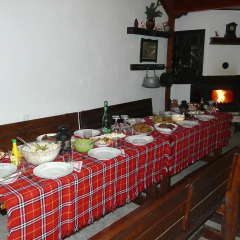 Отель Staroto Shkolo Guest House Боженци питание