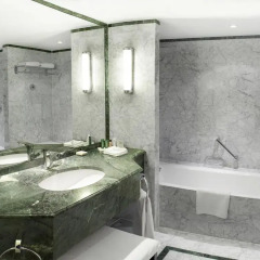 Отель Hilton Brussels Grand Place 4* Стандартный номер с разными типами кроватей фото 5