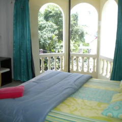 Отель Walkabout Guesthouse Паттайя балкон
