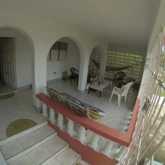 Отель Tina's Guest House 2* Стандартный номер с различными типами кроватей фото 12