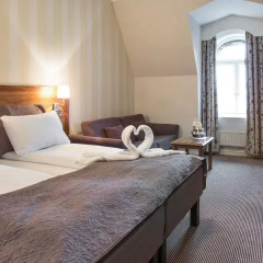 Отель Karl Johan Hotell 3* Стандартный семейный номер с двуспальной кроватью