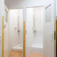 Chłodna29 Hostel Стандартный номер с двуспальной кроватью (общая ванная комната) фото 5