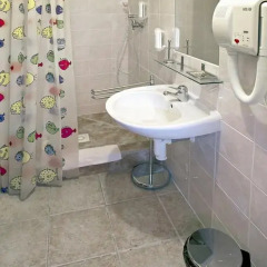 A Plus Hotel and Hostel Стандартный номер с различными типами кроватей фото 7