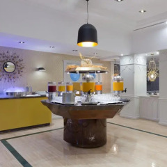 Отель Los Monteros Spa & Golf Resort интерьер отеля