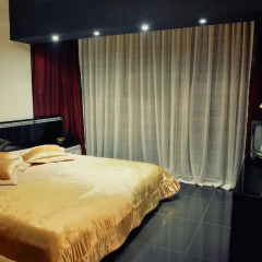 Апартаменты The Red Apartment комната для гостей фото 4