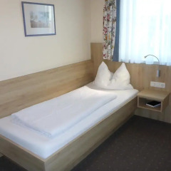 Hotel-Pension Scharl am Maibaum 3* Стандартный номер с различными типами кроватей фото 3