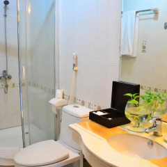 Atrium Hanoi Hotel 3* Улучшенный номер с различными типами кроватей фото 4