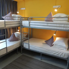 RedDoorz Hostel Кровать в общем номере с двухъярусной кроватью