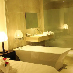 Отель Thanh Binh Riverside Hoi An 4* Номер Делюкс с различными типами кроватей фото 10