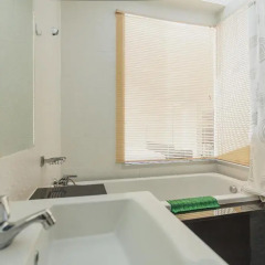 Отель Chic Condo Karon A108 ванная