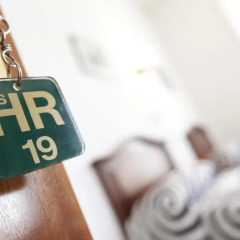 Отель Hostal Condestable спортивное сооружение