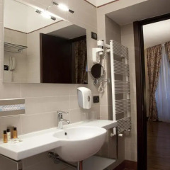 Hotel Gambrinus 4* Улучшенный номер с двуспальной кроватью фото 8