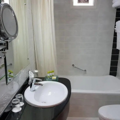 Отель The Eclipse Boutique Suites ОАЭ, Абу-Даби - 1 отзыв об отеле, цены и фото номеров - забронировать отель The Eclipse Boutique Suites онлайн ванная фото 2