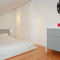 Отель Alfama Yellow House 2* Апартаменты с различными типами кроватей фото 33