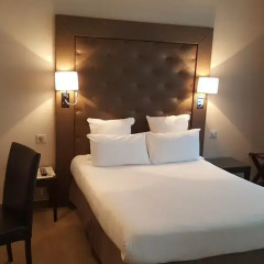 Отель Hôtel Saint Cyr Etoile 3* Улучшенный номер с различными типами кроватей фото 3