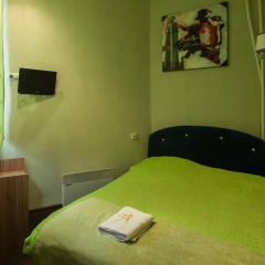 Хостел Хабаровск B&B Стандартный номер с двуспальной кроватью (общая ванная комната)