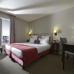 Hotel le Relais Saint Charles 3* Улучшенный номер с двуспальной кроватью