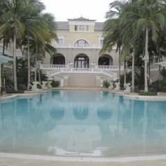 Отель Paradise Found бассейн