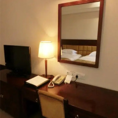 Baiyun Hotel Guangzhou 4* Номер Бизнес с различными типами кроватей фото 4