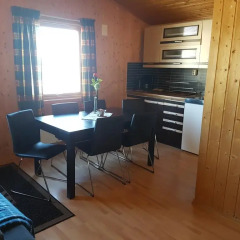 Отель Tjeldsundbrua Camping Коттедж с различными типами кроватей фото 7