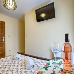 Отель Apartamenty i Pokoje w Willi na Ubocy Номер Делюкс фото 13