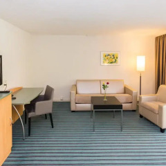 Apart-Hotel operated by Hilton комната для гостей фото 4