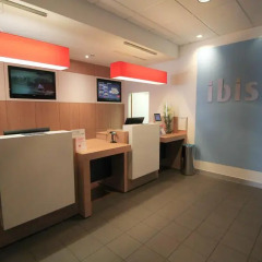 Отель ibis Düsseldorf Hauptbahnhof интерьер отеля фото 3