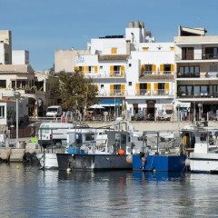 Отель Hostal Cala Ratjada