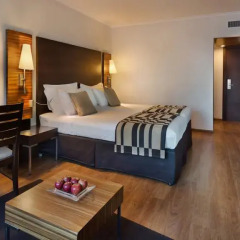 Crowne Plaza Tel Aviv Beach 3* Улучшенный номер с различными типами кроватей