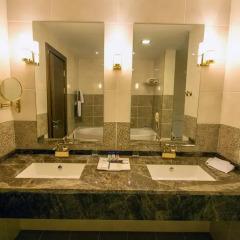 Гостиница Грозный Сити 5* Представительский люкс с двуспальной кроватью фото 4