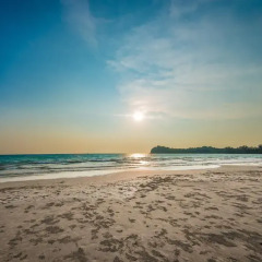 Отель Lanta Cha Da Beach Resort and Spa пляж фото 2
