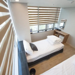 Отель K-Guesthouse Dongdaemun Premium 2* Стандартный номер с 2 отдельными кроватями фото 3