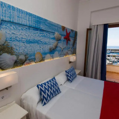 Отель Hostal Cala Ratjada комната для гостей фото 2