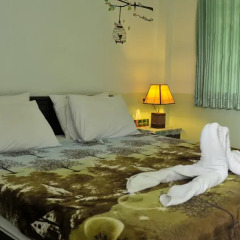 Отель Karon Thira Guesthouse Номер Эконом разные типы кроватей