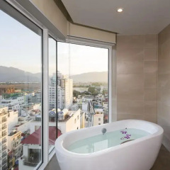 Отель Liberty Central Nha Trang 4* Номер Делюкс фото 2