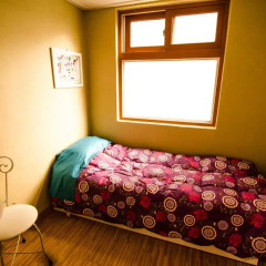 Kimchee Sinchon Guesthouse - Hostel Стандартный номер с различными типами кроватей фото 18