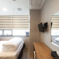 Отель K-Guesthouse Dongdaemun Premium 2* Стандартный номер с двуспальной кроватью фото 5