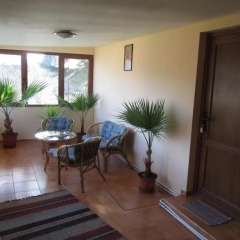 Отель Saint George Guest House Болгария, Шумен - отзывы, цены и фото номеров - забронировать отель Saint George Guest House онлайн интерьер отеля