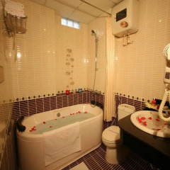 Отель Hanoi Guesthouse Люкс фото 5