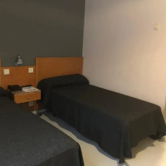 Отель Hostal Lami Стандартный номер с различными типами кроватей фото 7