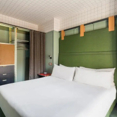 Отель Room Mate Giulia Стандартный номер с различными типами кроватей фото 4
