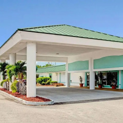 Отель Ramada Waterfront Sarasota парковка