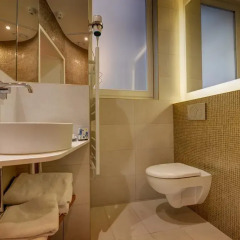 Отель Hôtel Elixir 3* Стандартный семейный номер с двуспальной кроватью фото 9