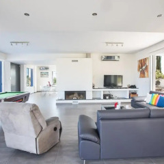 Отель Chloe Luxury Villa комната для гостей фото 4