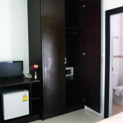 Отель Thana Patong Guesthouse 2* Стандартный номер с различными типами кроватей фото 2