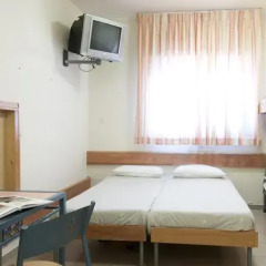 HI Jerusalem - Agron Hostel Израиль, Иерусалим - отзывы, цены и фото номеров - забронировать отель HI Jerusalem - Agron Hostel онлайн комната для гостей фото 2