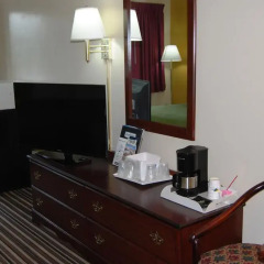 Отель Travelodge by Wyndham Chambersburg США, Чемберсберг - отзывы, цены и фото номеров - забронировать отель Travelodge by Wyndham Chambersburg онлайн удобства в номере